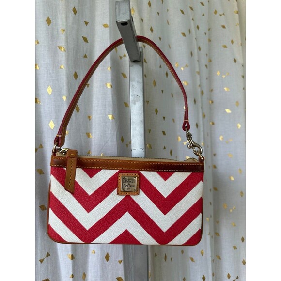 Dooney Bourke Italian Leather Red Chevron Large Slim Zipper Wristlet #143469723 - Picture 2 of 7